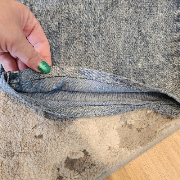 Lane Bryant Crop Jeans.  Women's plus size 34/36. 6X. Stretch denim - Picture 5 of 16